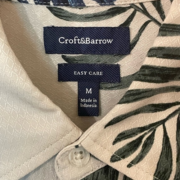 Croft & Barrow Bohemian Button Up Sulphur-Crested Cockatoo Print - Picture 6 of 6